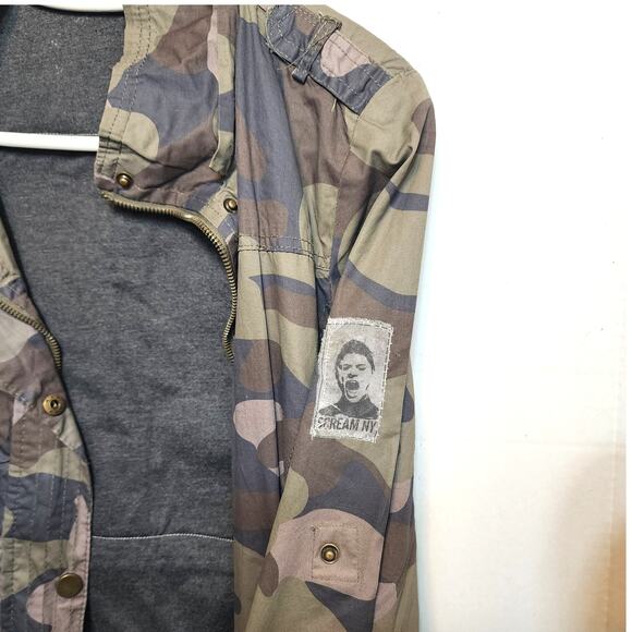 Upcycled Camo Jacket with Embroidered Portrait Patch - Picture 5 of 8